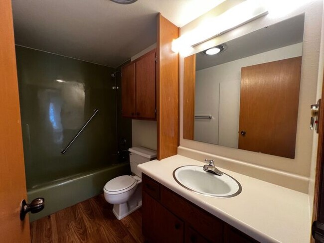 Building Photo - $1,100 | 2 Bedroom, 1 Bathroom House | PET...