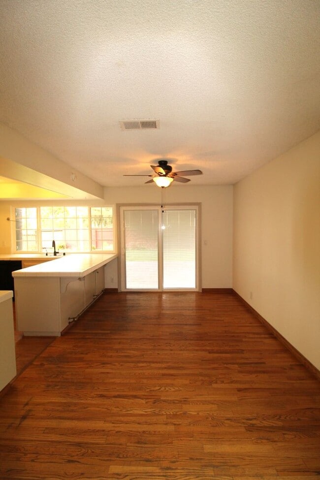 Building Photo - Spacious Corner Lot Home in Desirable Vent...