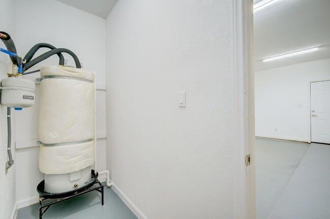 Building Photo - 117 Ori Ct