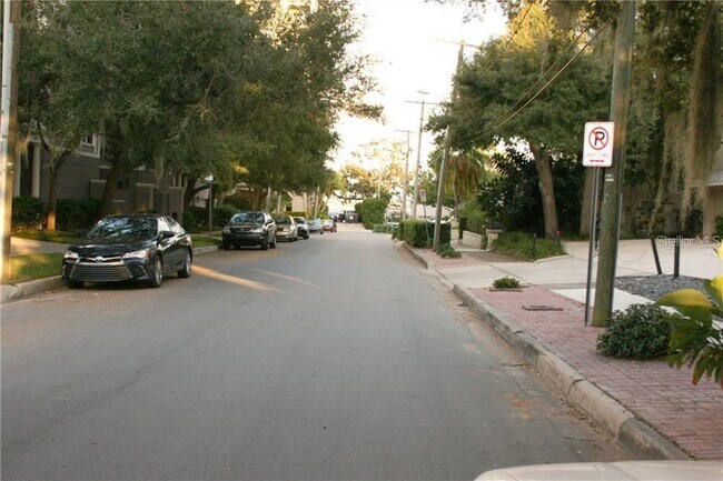 Building Photo - 3014 W Mason St