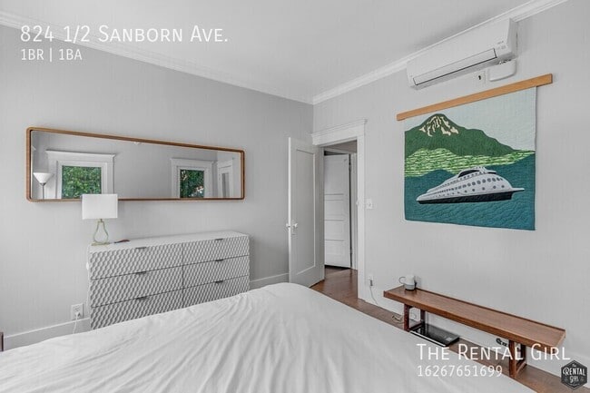 Building Photo - 824 1/2 Sanborn Ave.-