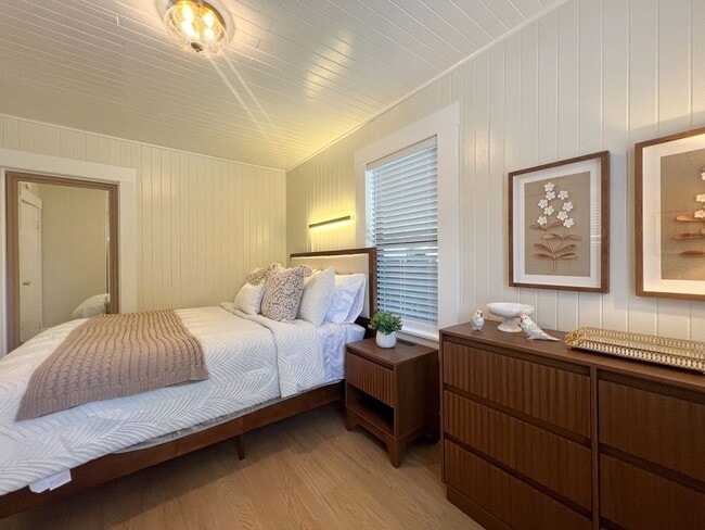 Building Photo - 25 Berna Ave