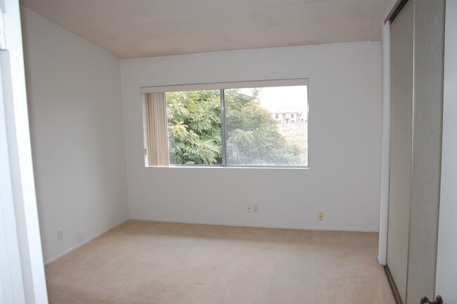 Building Photo - Goleta 3 Bedroom Townhouse