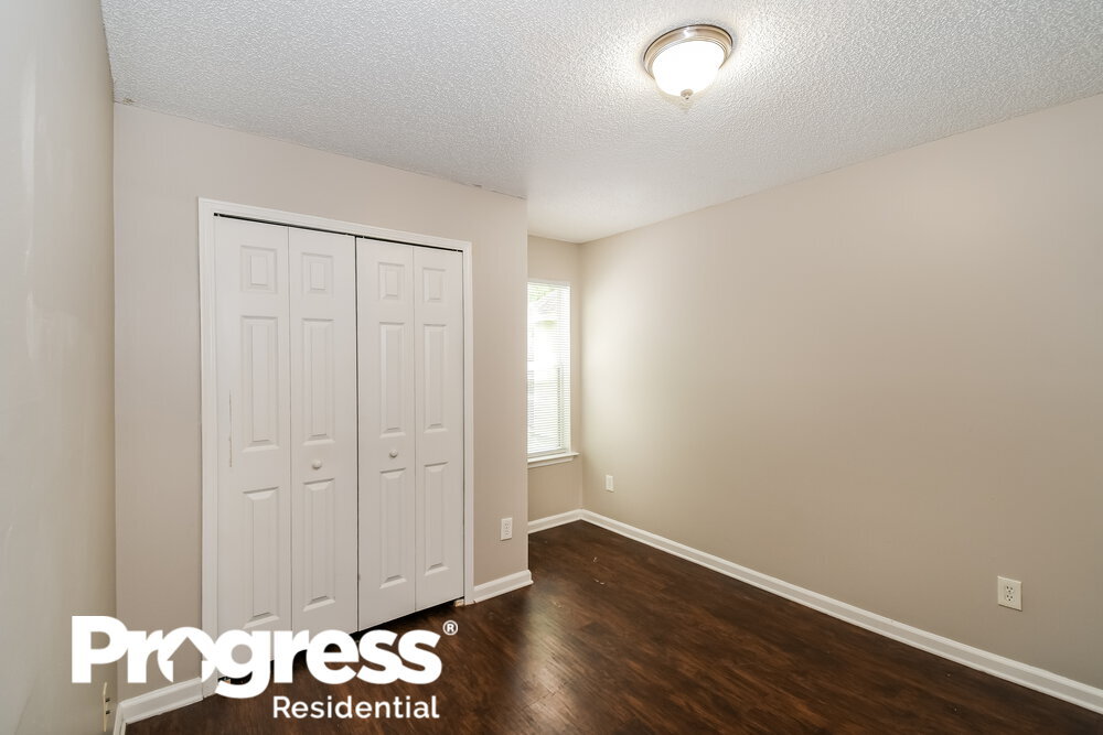 Building Photo - 10725 Meadowlea Dr