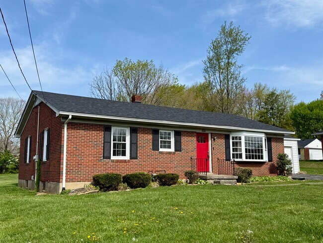 Building Photo - 704 McCullum Ave