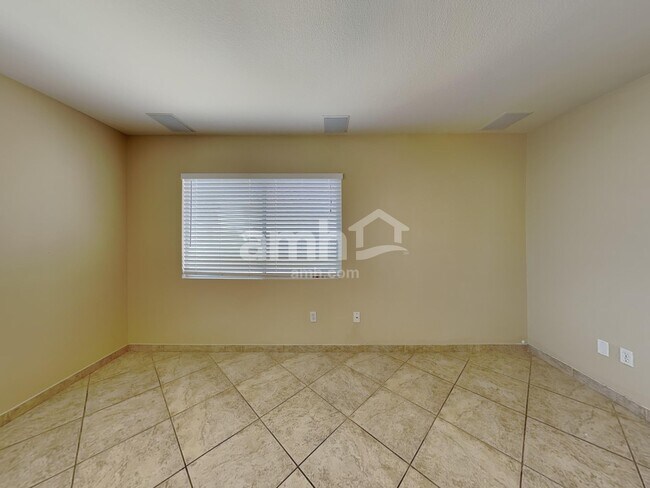 Building Photo - 901 Sir Winston Street