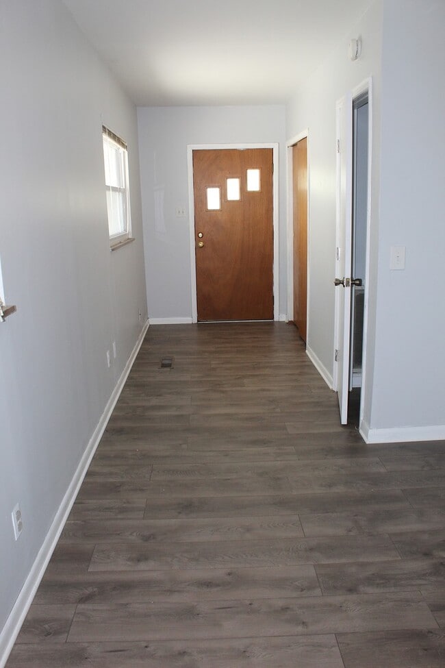 Building Photo - Alcoa City Rental Available Now