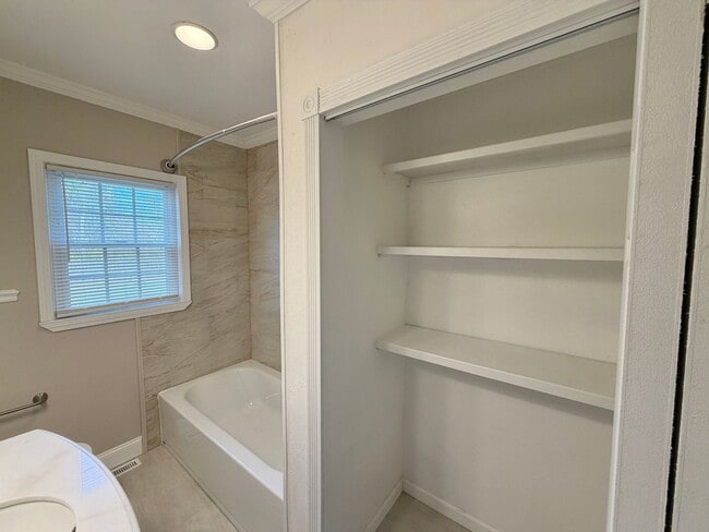 Building Photo - Statesville - HWY 90 - 3 BD/ 2 BA