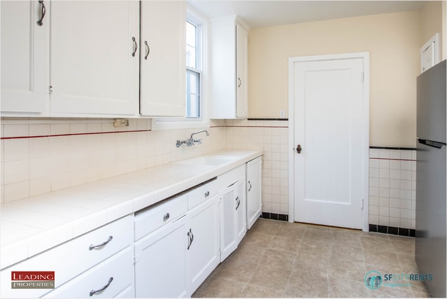 Building Photo - Outer Mission: Single Family Home w/ Bonus...
