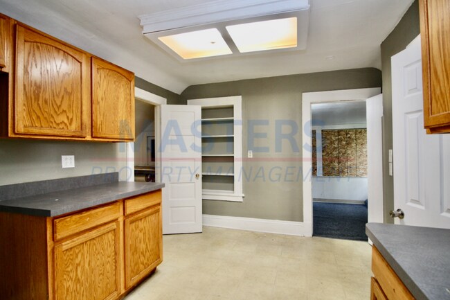 Building Photo - 2563 Foraker Ave