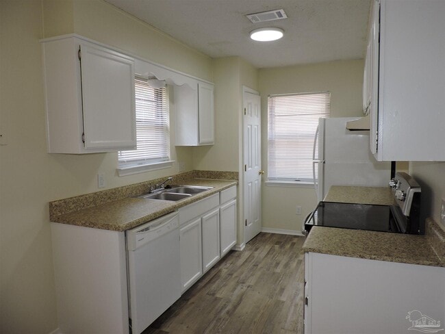 Building Photo - 7705 Deborah Dr