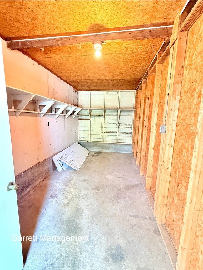 Building Photo - 1074 US-281