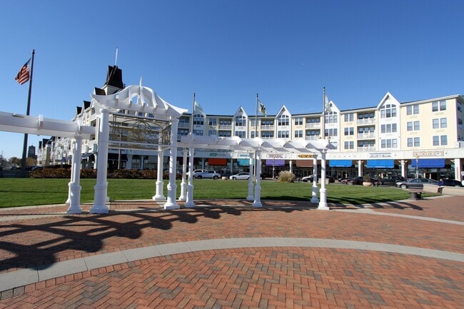 Building Photo - 298 Liberty St