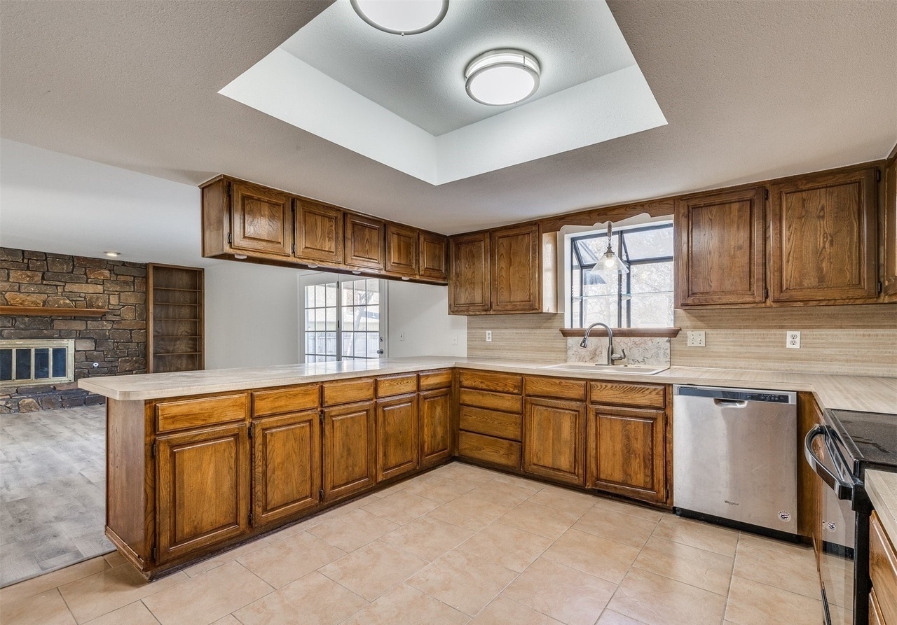Building Photo - 2605 W Washington Cir