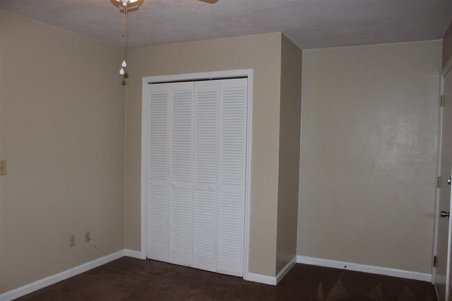 Building Photo - 1253 Continental Ct