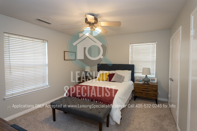 Building Photo - HALF OFF 1st MONTHS RENT on This North Wes...