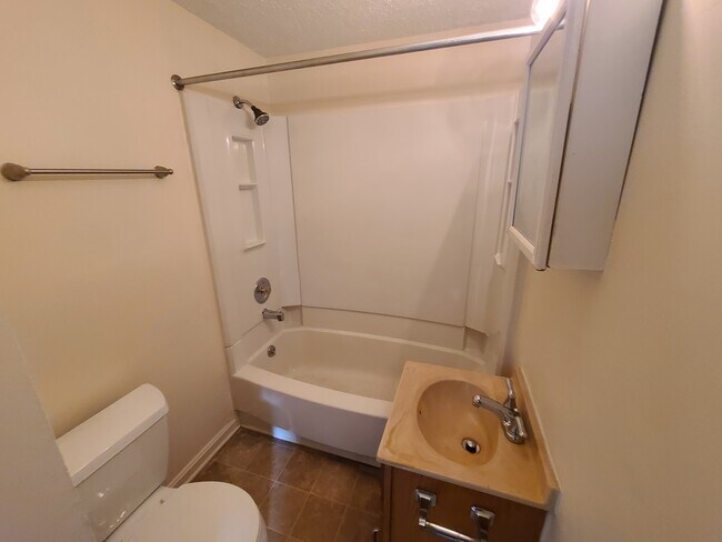 Building Photo - 13322 E Orell Rd