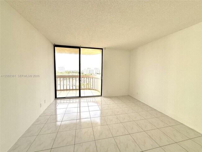 Building Photo - 19355 Turnberry Way