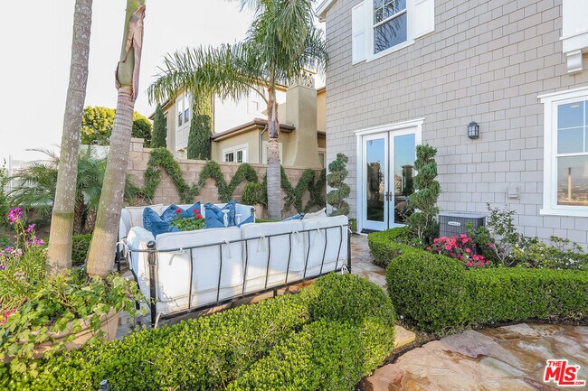 Building Photo - 7391 W Coastal View Dr