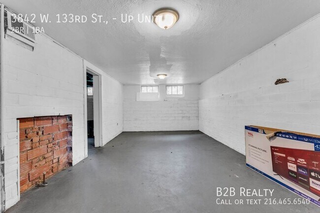 Building Photo - 3842 W 133rd St