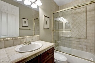 Building Photo - 204 Valiente St