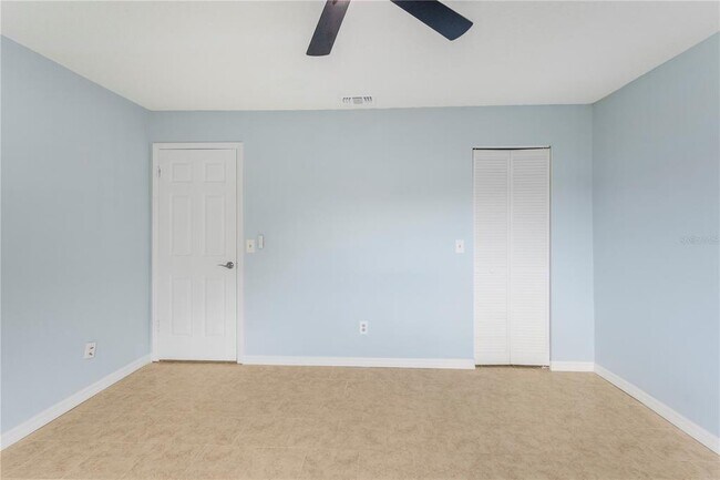Building Photo - 332 Iowa Woods Cir W