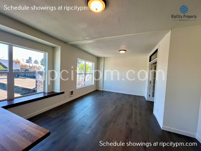 Building Photo - 827 N Lombard St