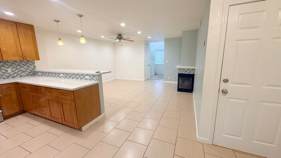 Building Photo - 1013 Woodside Rd