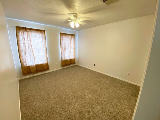 Building Photo - 21623 San Marino Dr