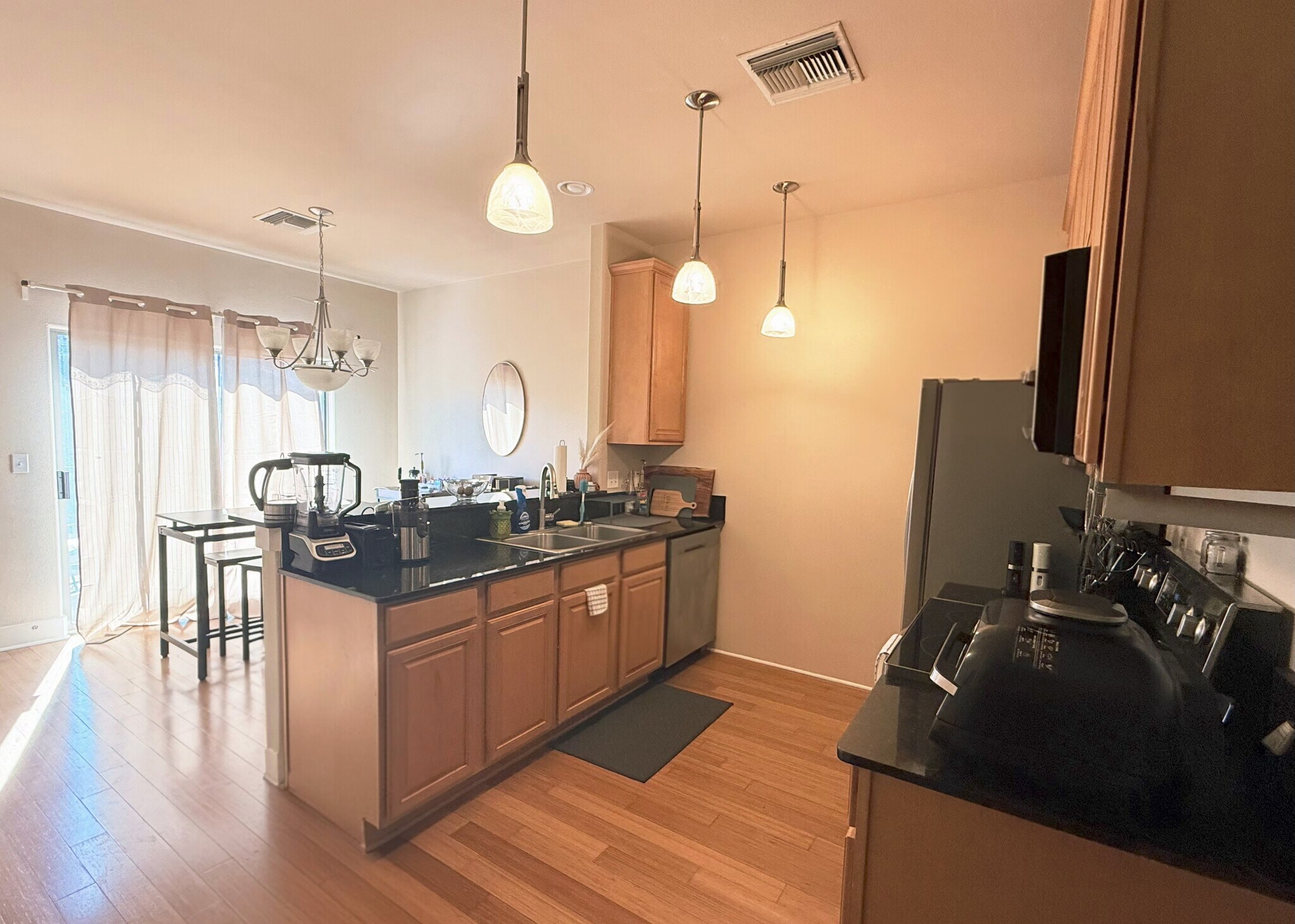 Building Photo - 13420 Lyndhurst St