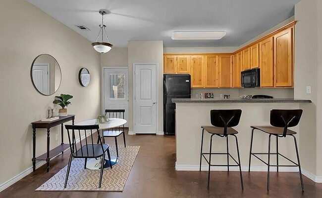 Building Photo - 137 Flat Creek Dr