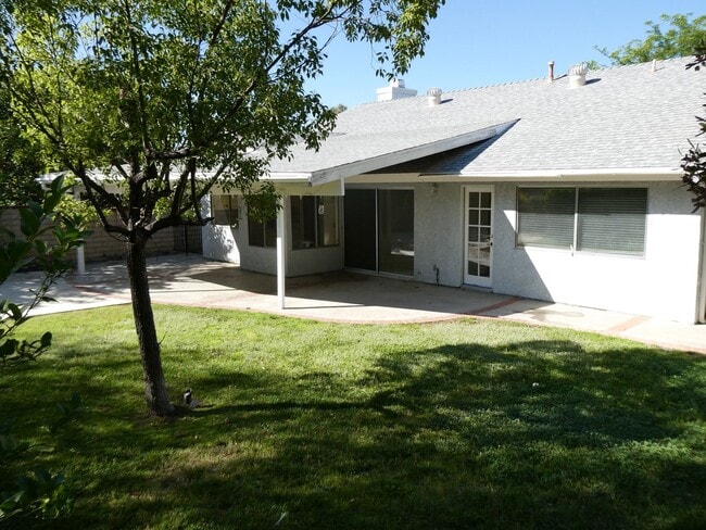 Building Photo - Single Story 3 Bedroom Home for Rent in Sa...