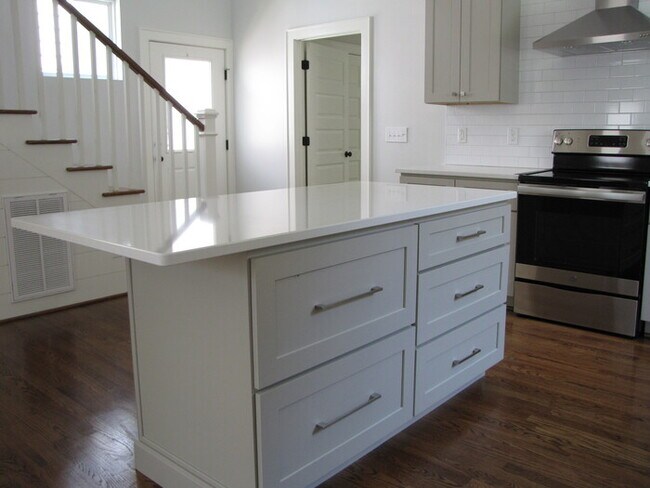 Building Photo - 303B Truce Street, Durham NC  27703