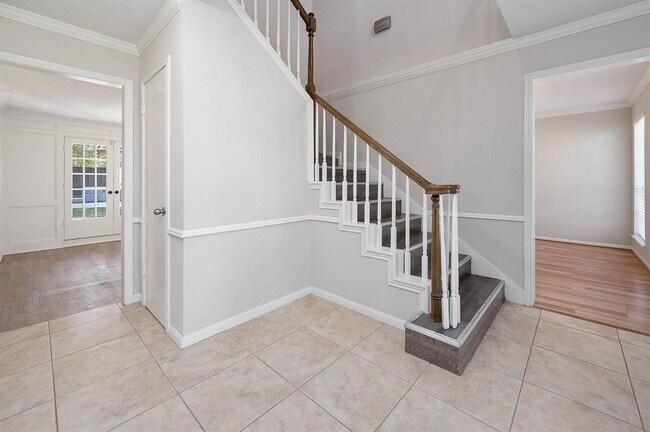 Building Photo - 9311 New Forest Rd