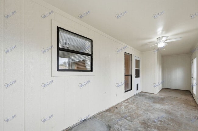 Building Photo - 709 Villa Ridge Dr