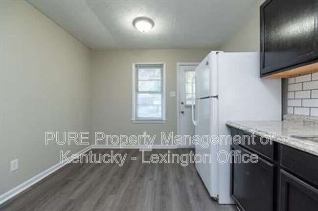 Building Photo - 2483 Thornberry Ct