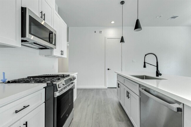 Building Photo - 6204 Maybell St