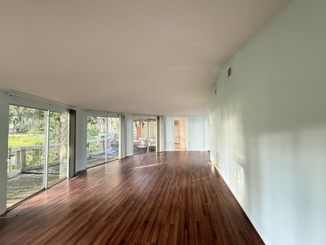 Building Photo - 6410 San Jose Blvd W