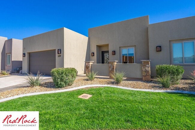 Building Photo - 4 Bedroom Luxury Home Near Sand Hollow