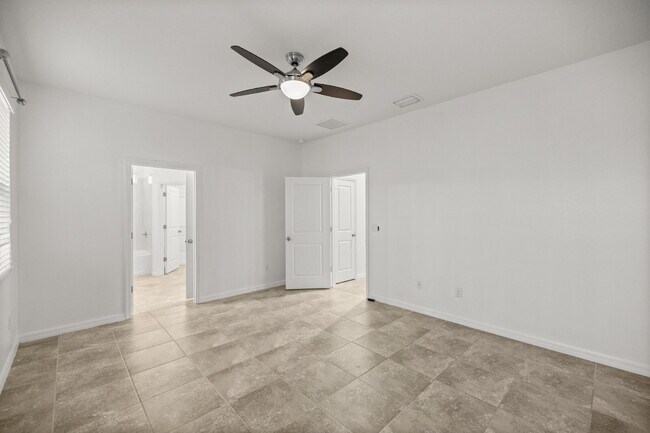 Building Photo - Spacious 4 Bedroom Home with Private Mother-in-Law Suite – Pet Friendly & Move-In Ready!