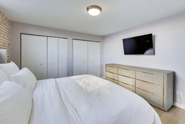 Building Photo - 1521 W Haddon Ave