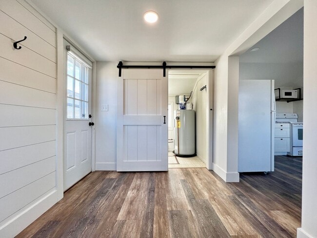 Building Photo - Fresh, Fun & Close to Elk Lake