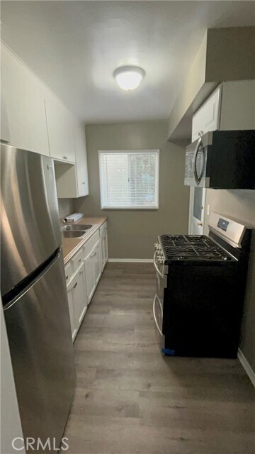 Building Photo - 1818 N Kingsley Dr