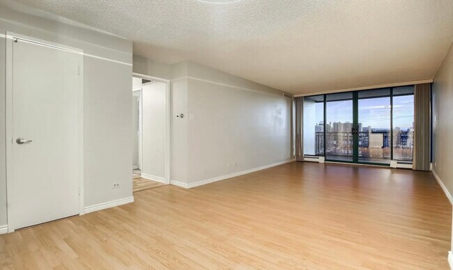 Primary Photo - 550 E 12th Ave