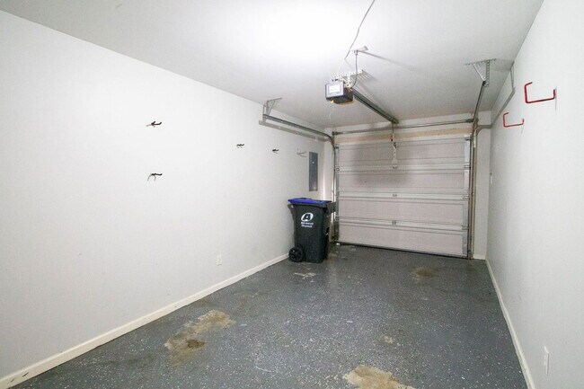 Building Photo - 157 Hayesbury Ct