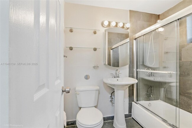 Building Photo - 320 85th St