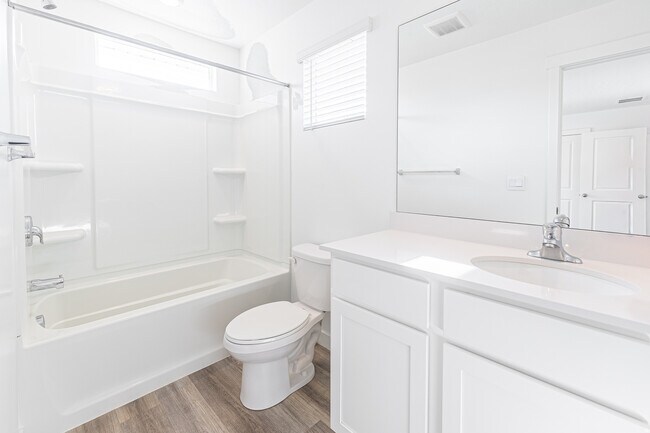 Building Photo - 3601 E 1360 S