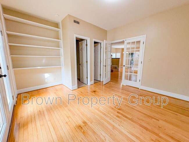 Building Photo - 741 Victorian Pl