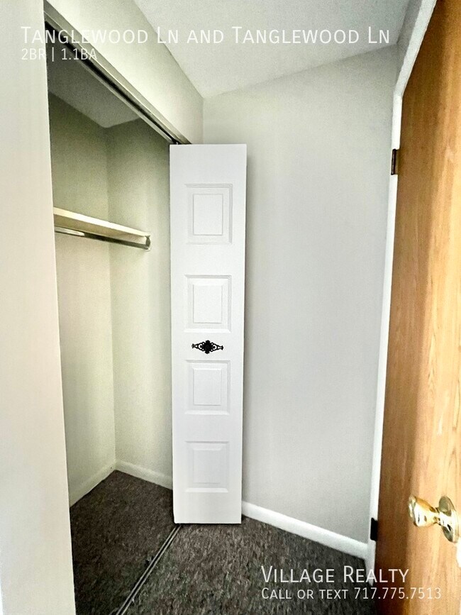 Building Photo - 442 Tanglewood Ln