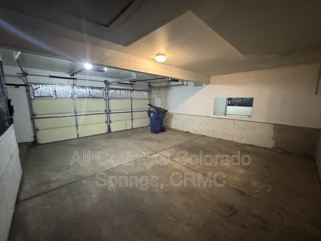 Building Photo - 5185 Nolte Dr N